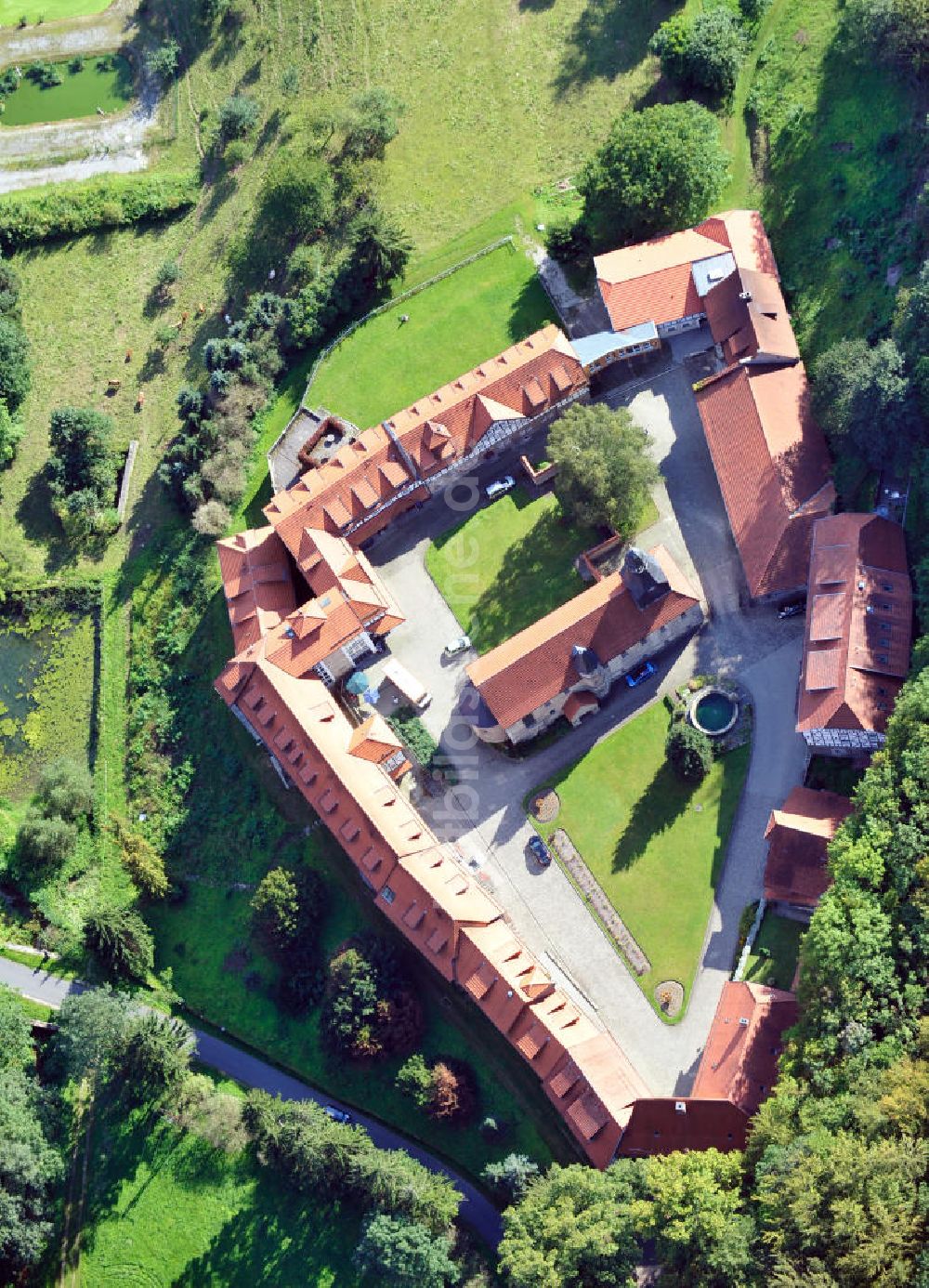 Luftaufnahme Rodeberg-Struth - Heimstätte Kloster Zella in Thüringen