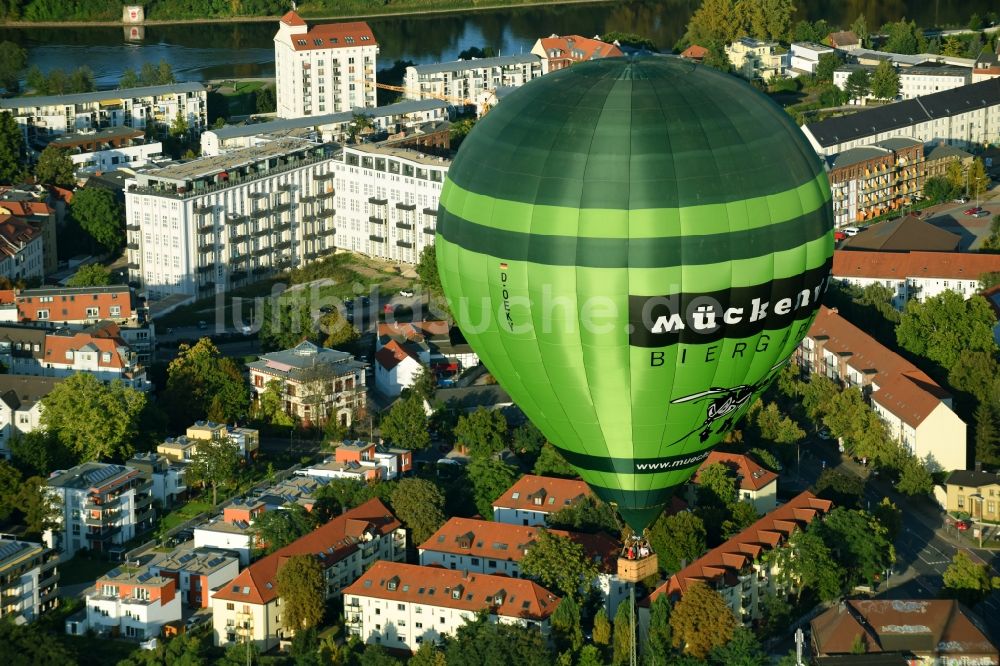 Luftbild Magdeburg - Heißluftballon mit der Kennung D-OEKY im Luftraum in Magdeburg im Bundesland Sachsen-Anhalt, Deutschland