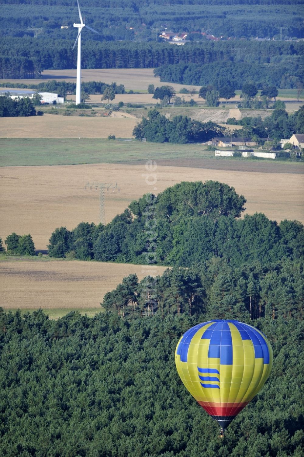 Treuenbrietzen von oben - Heißluftballonfahrer bei Treuenbrietzen im Bundesland Brandenburg