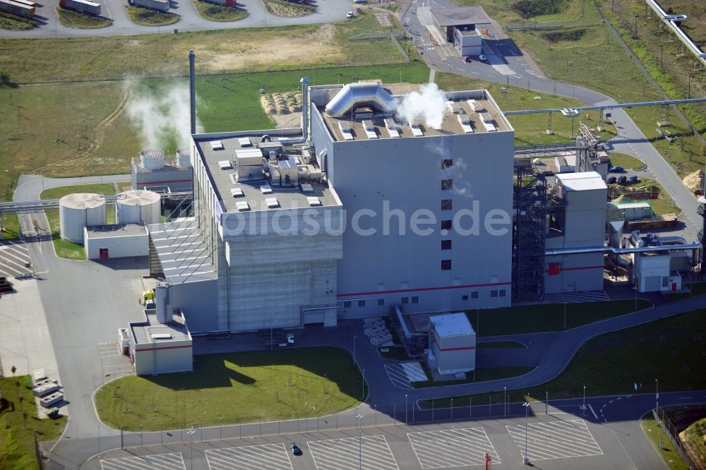 Eisenhüttenstadt von oben - Heizkraftwerk der EnBW Energie Baden-Würtemberg AG auf dem Gelände der Fabrik für Wellpappenrohpapier Propapier GmbH Werk PM2 in Eisenhüttenstadt im Bundesland Brandenburg