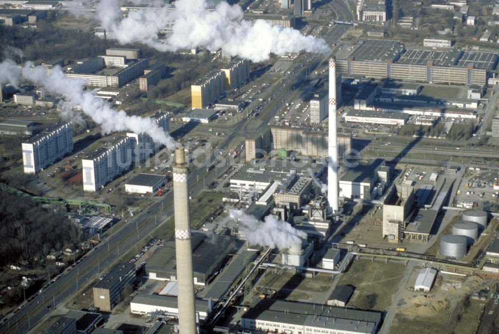 Berlin - LICHTENBERG aus der Vogelperspektive: Heizkraftwerk Rhinstraße in Berlin-Lichtenberg. 1995