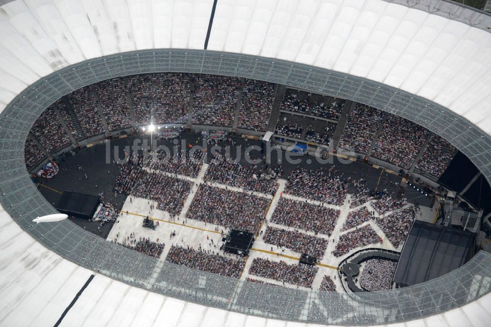 Berlin von oben - Helene Fischer - Konzert auf dem Sportstätten-Gelände der Arena des Olympiastadion in Berlin