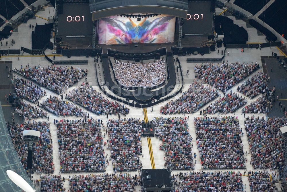 Luftaufnahme Berlin - Helene Fischer - Konzert auf dem Sportstätten-Gelände der Arena des Olympiastadion in Berlin