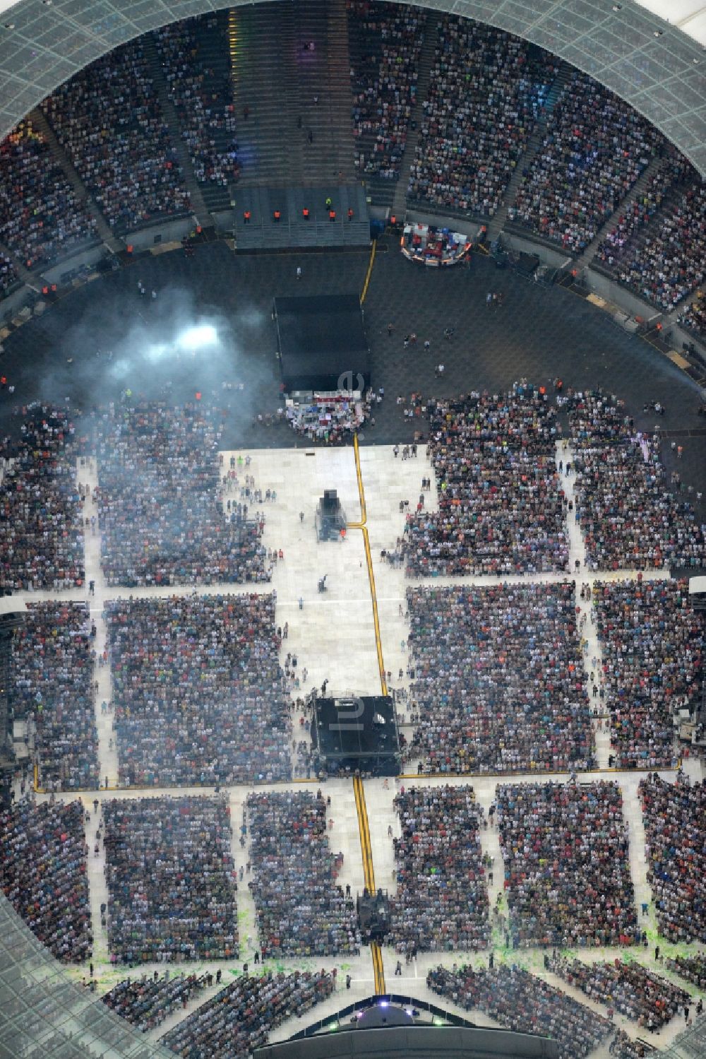 Berlin von oben - Helene Fischer - Konzert auf dem Sportstätten-Gelände der Arena des Olympiastadion in Berlin