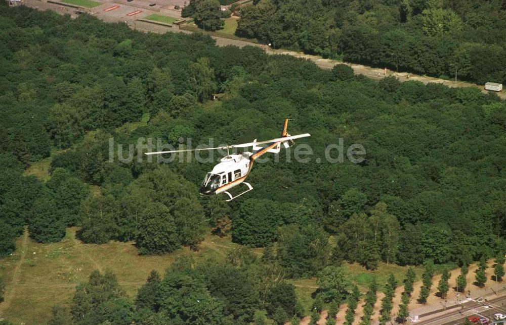 Berlin - Tiergarten von oben - Helikopter über dem Berliner Tiergarten.