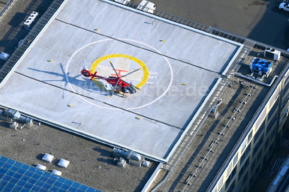 Luftaufnahme Berlin - Helikopter- Landeplatz im Ortsteil Buch in Berlin, Deutschland