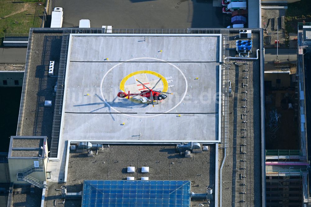 Berlin von oben - Helikopter- Landeplatz im Ortsteil Buch in Berlin, Deutschland