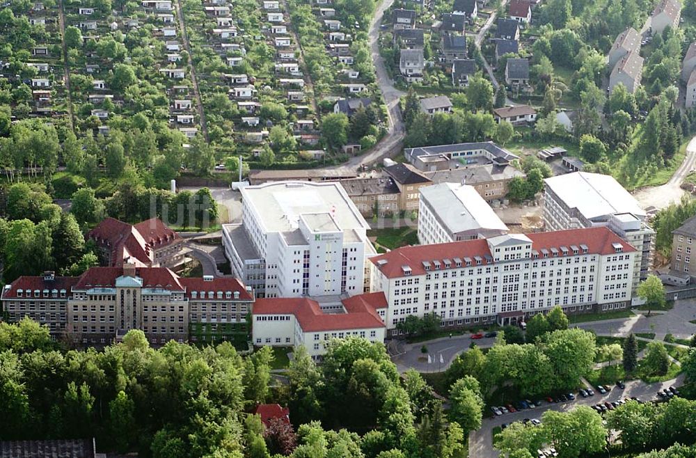 Luftbild Aue/ Sachsen - Helios-Klinikum in Aue. Datum: 24.05.03