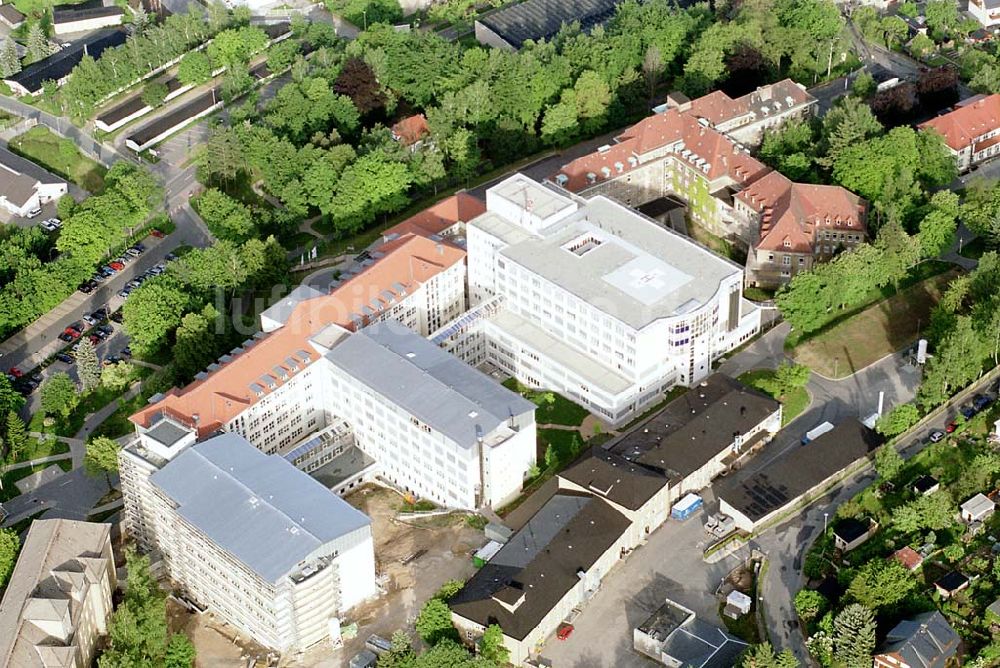 Luftbild Aue/ Sachsen - Helios-Klinikum in Aue. Datum: 24.05.03