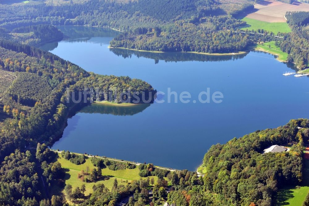 Meschede von oben - Hennetalsperre in Meschede im Bundesland Nordrhein-Westfalen