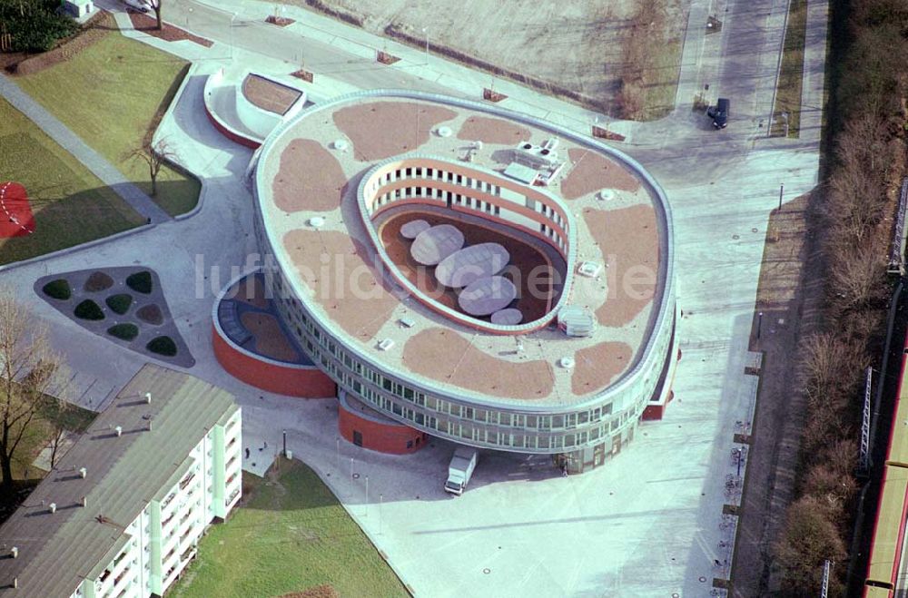 Luftbild Hennigsdorf / BRB - Hennigsdorf, Rathausneubau Am Rathaus/Ludwig-Esser-Straße durch sauerbruch hutton generalplanungsgesellschaft mbH, Berlin