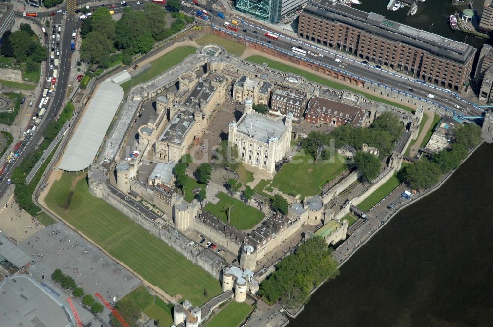 Luftbild London - Her Majesty's Royal Palace and Fortress, bekannt als Tower of London