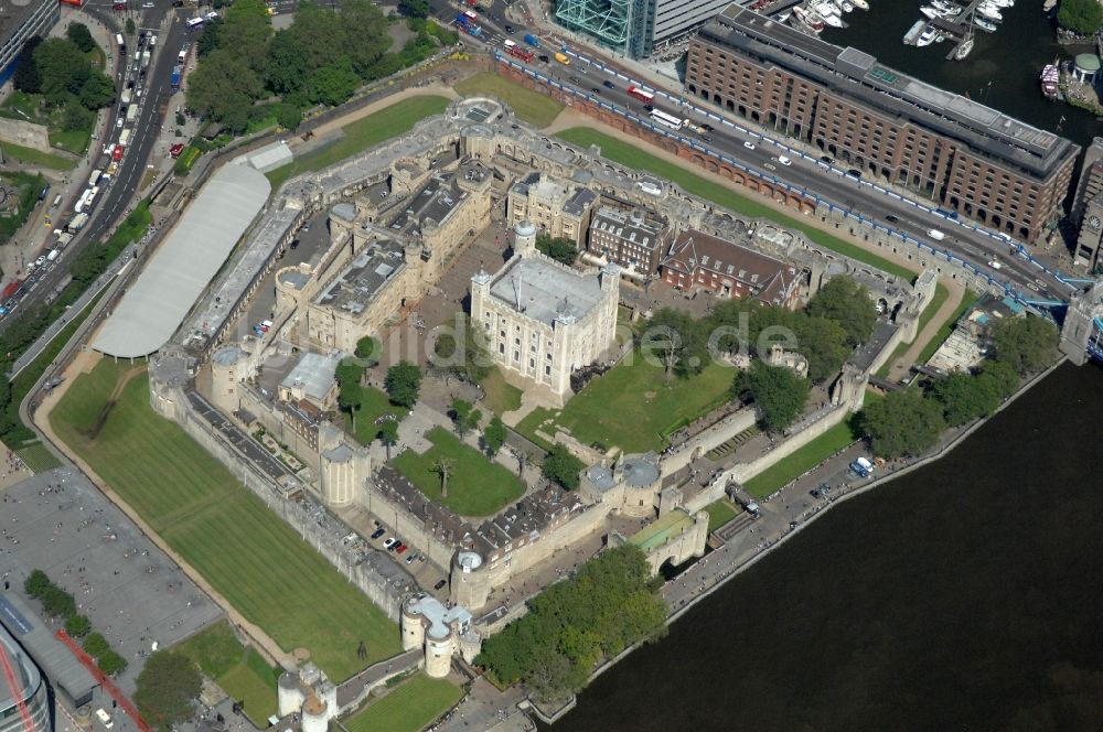 Luftaufnahme London - Her Majesty's Royal Palace and Fortress, bekannt als Tower of London