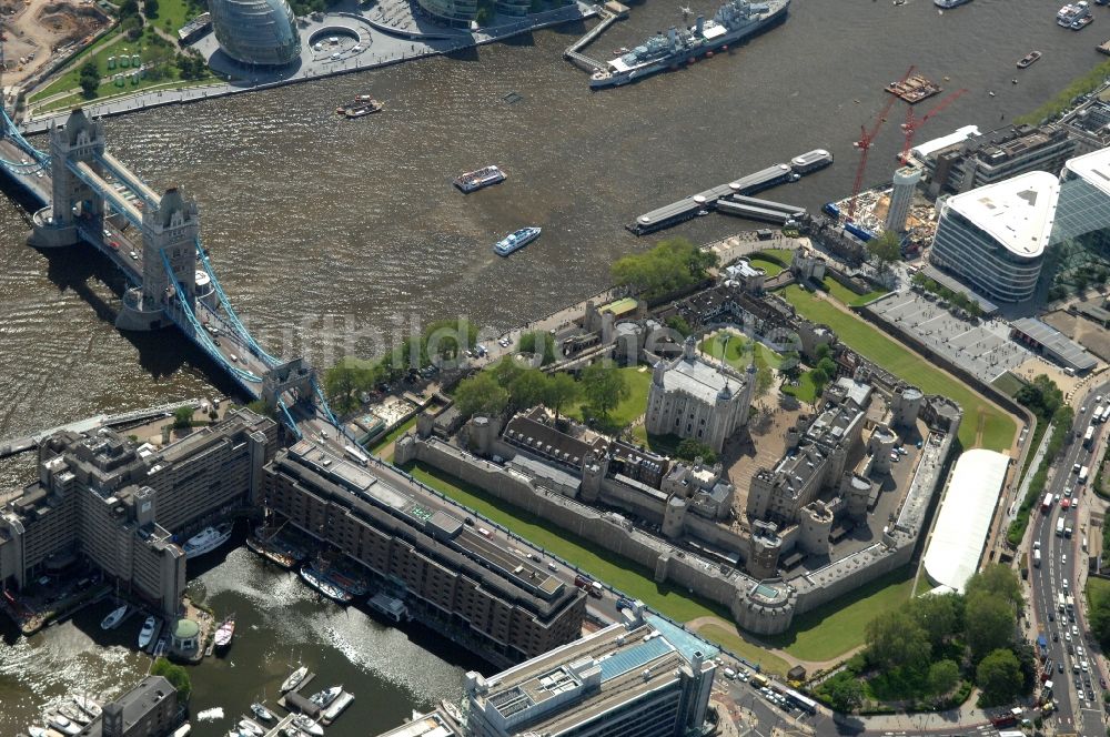 London von oben - Her Majesty's Royal Palace and Fortress, bekannt als Tower of London