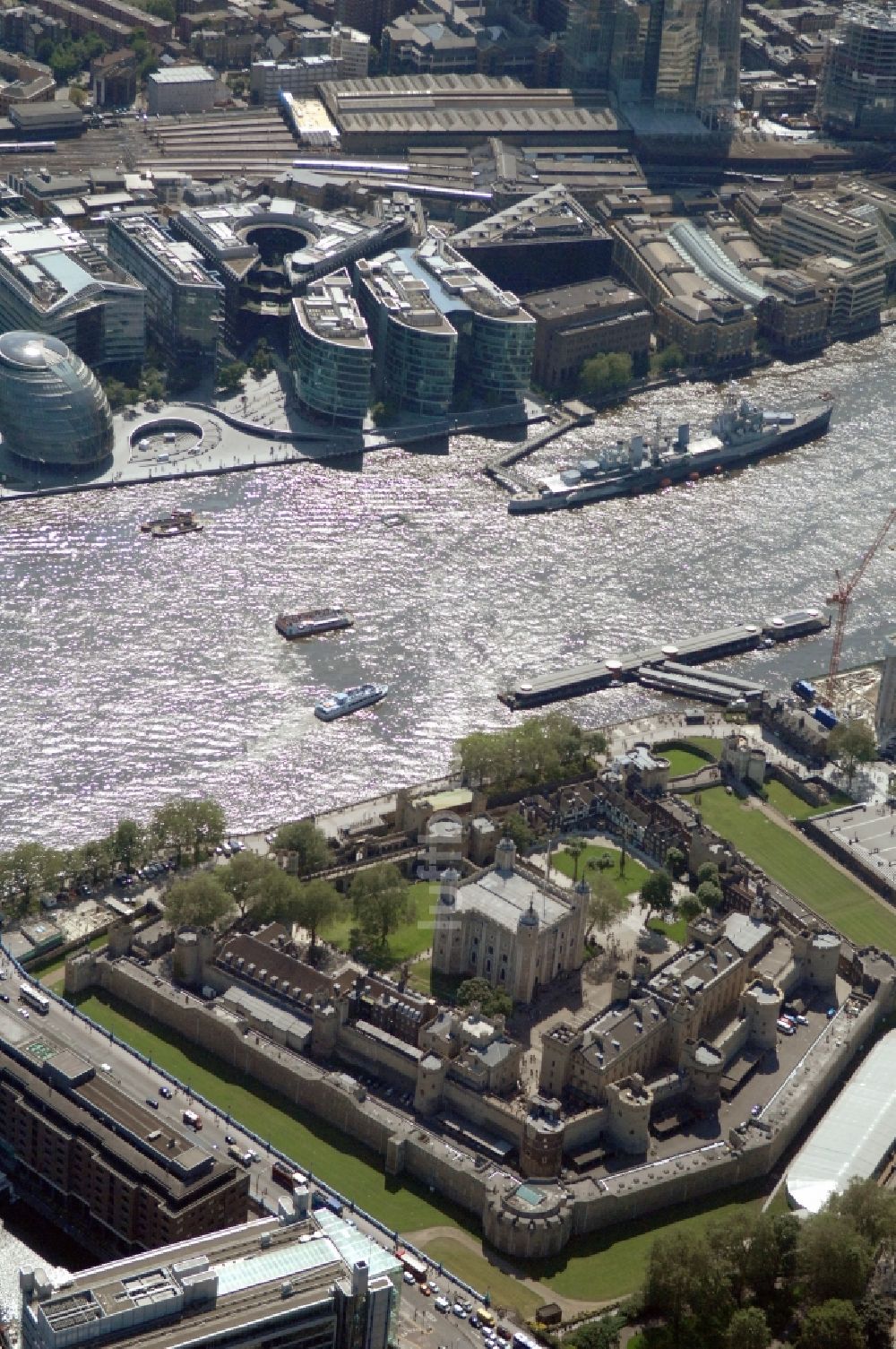 London aus der Vogelperspektive: Her Majesty's Royal Palace and Fortress, bekannt als Tower of London