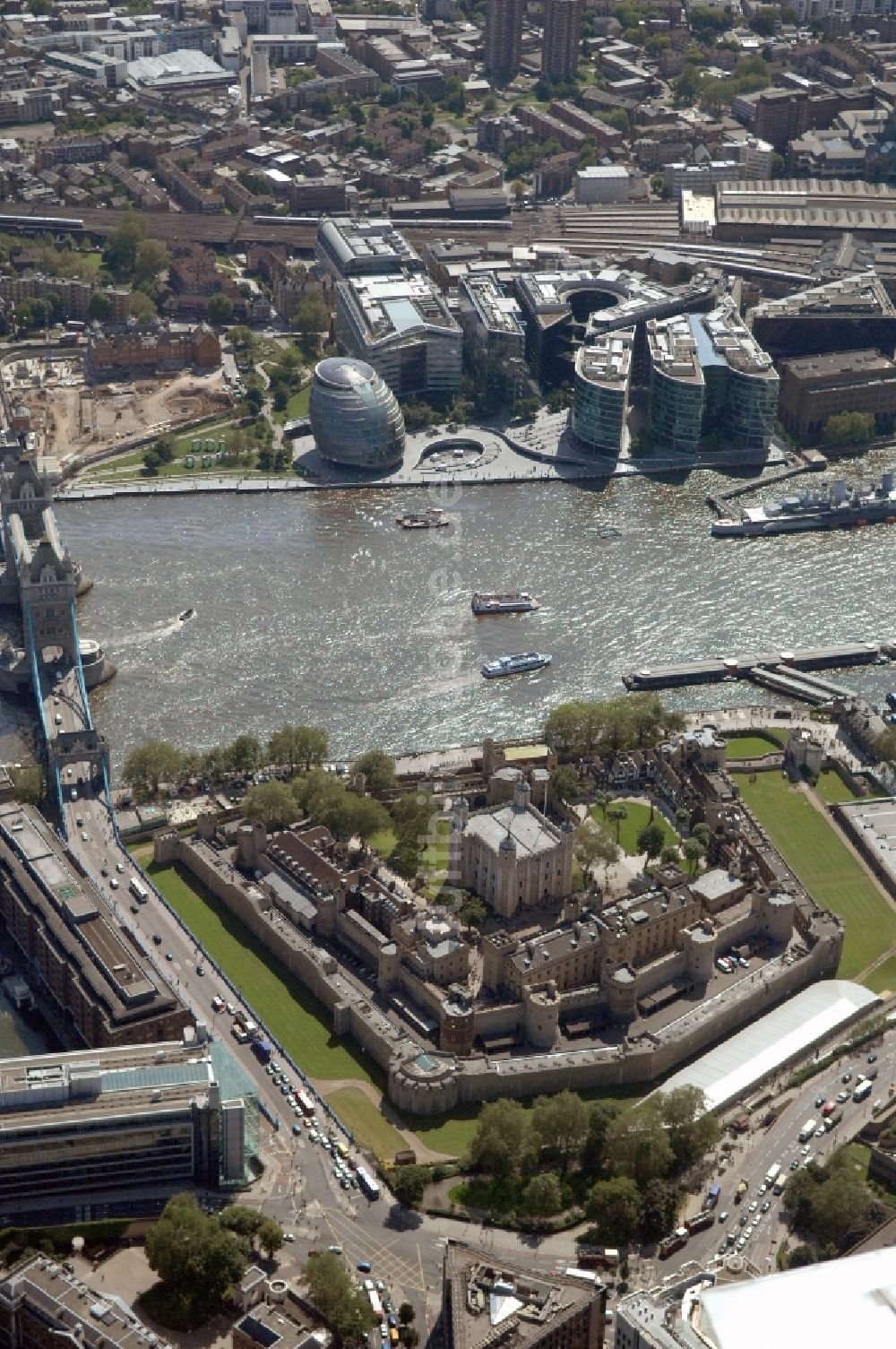 Luftaufnahme London - Her Majesty's Royal Palace and Fortress, bekannt als Tower of London