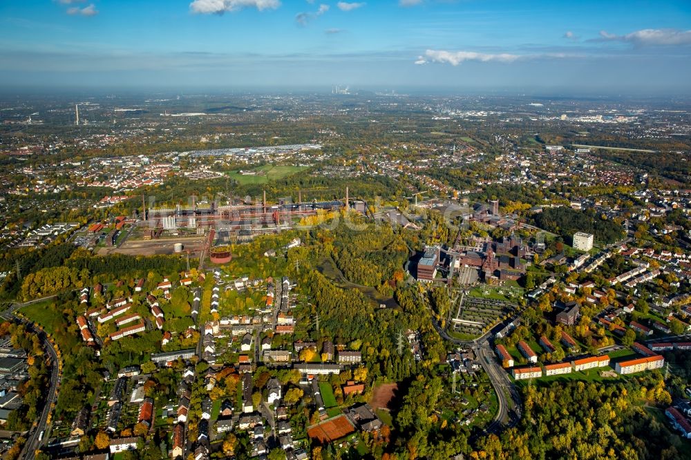 Luftbild Essen - Herbst- Landschaft der Kokerei Zollverein in Essen im Ruhrgebiet im Bundesland Nordrhein-Westfalen