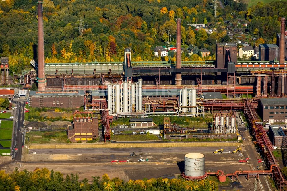 Luftaufnahme Essen - Herbst- Landschaft der Kokerei Zollverein in Essen im Ruhrgebiet im Bundesland Nordrhein-Westfalen