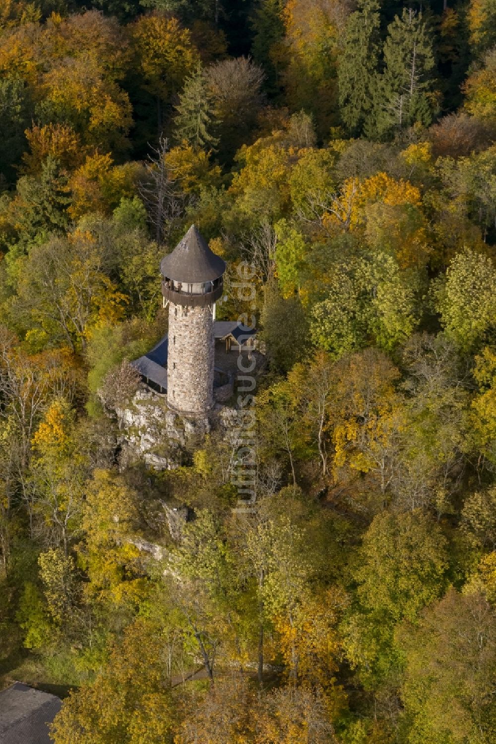 Luftbild Kempfeld - Herbst - Landschaft des Wildenburgturm an der Burgruine der Wildenburg im Naturschutzgebiet Wildenburg in der Nähe von Kempfeld im Bundesland Rheinland-Pfalz