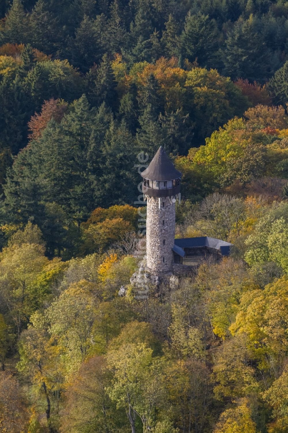 Luftaufnahme Kempfeld - Herbst - Landschaft des Wildenburgturm an der Burgruine der Wildenburg im Naturschutzgebiet Wildenburg in der Nähe von Kempfeld im Bundesland Rheinland-Pfalz