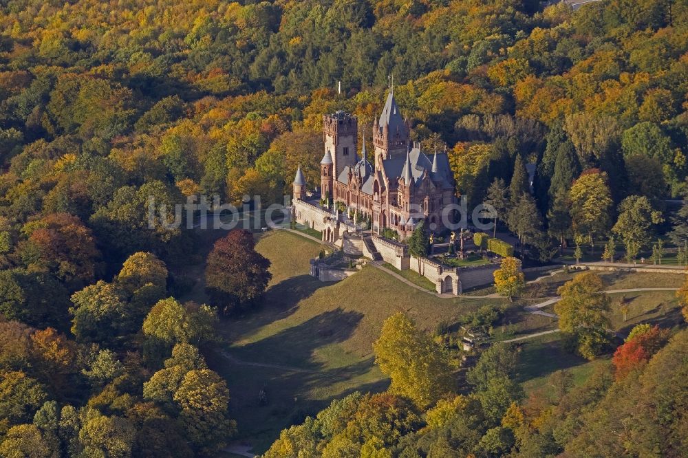 Luftbild Königswinter - Herbstansicht von Schloss Drachenburg am Rhein in Königswinter im Bundesland Nordrhein-Westfalen