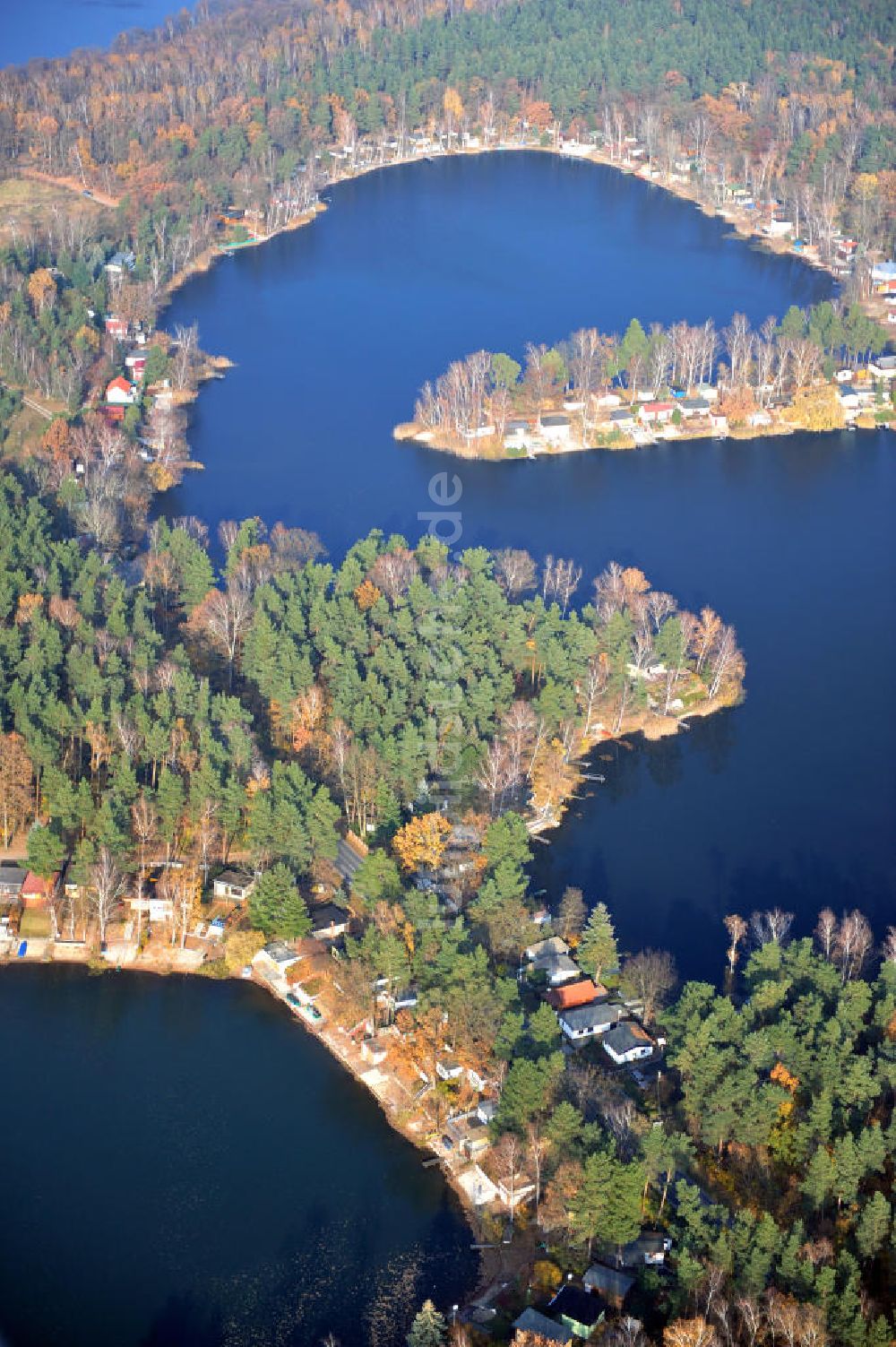 Schönborn OT Lindena von oben - Herbstlandschaft mit See bei Lindena