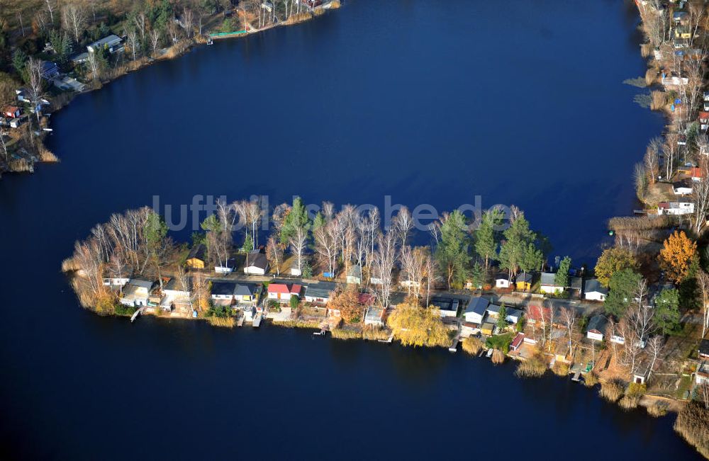 Schönborn OT Lindena aus der Vogelperspektive: Herbstlandschaft mit See bei Lindena