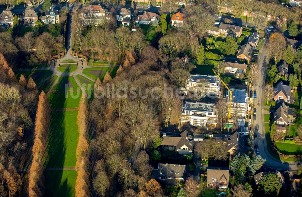 Gelsenkirchen aus der Vogelperspektive: Herbstliche Landschaft des Nordens der Parkanlage am Schloss Berge in Gelsenkirchen im Bundesland Nordrhein-Westfalen