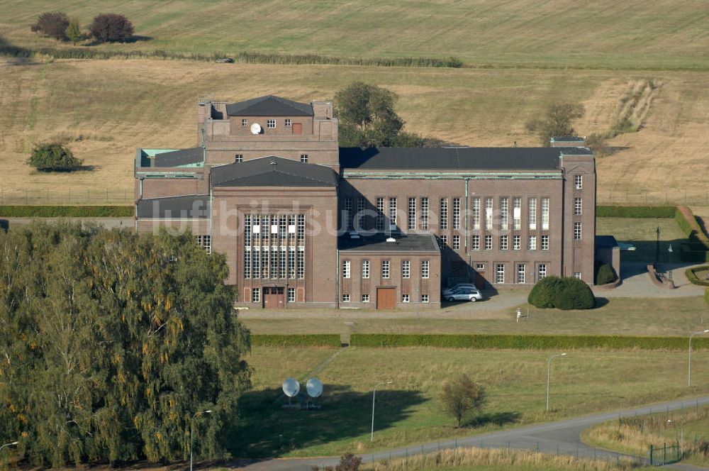 NAUEN aus der Vogelperspektive: Herbstlicher Blick auf das Areal der Kurzwellen- Rundfunksendestelle Nauen