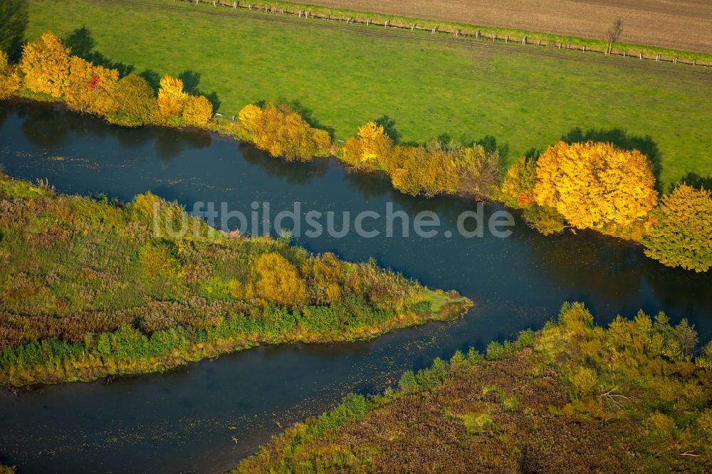 Luftaufnahme Hamm - Herbstlicher Flussverlauf der Lippe im Bereich des Life-Projekts Lippeaue im Norden des Stadtteils Uentrop in Hamm im Bundesland Nordrhein-Westfalen