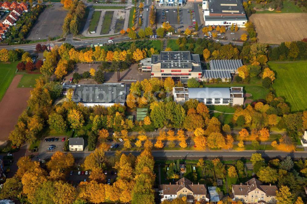 Luftbild Hamm - Herbstliches Schulgelände und Gebäudekomplex des Freiherr-vom-Stein-Gymnasiums im Stadtteil Werries in Hamm im Bundesland Nordrhein-Westfalen