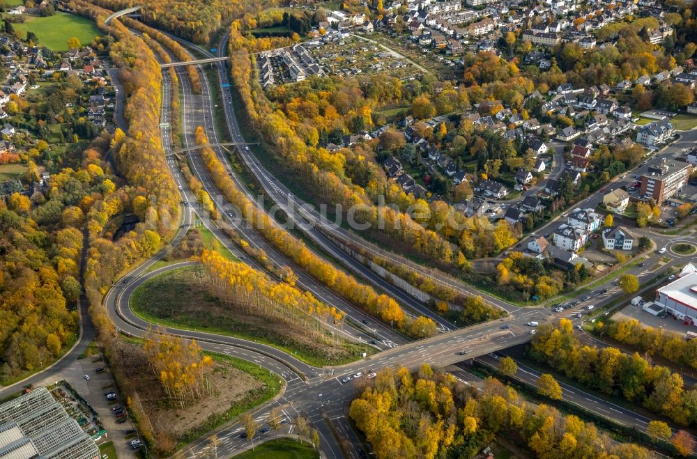 Luftbild Velbert - Herbstluftbild Autobahn- Abfahrt der BAB A44 am Dreieck Velbert-Nord in Velbert im Bundesland Nordrhein-Westfalen, Deutschland