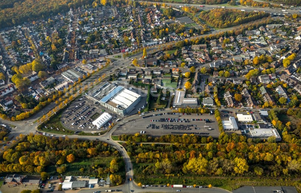 Luftbild Bottrop - Herbstluftbild Autohandels- Gebäude des Autohauses der Brabus GmbH an der Brabus-Allee im Ortsteil Eigen in Bottrop im Bundesland Nordrhein-Westfalen, Deutschland