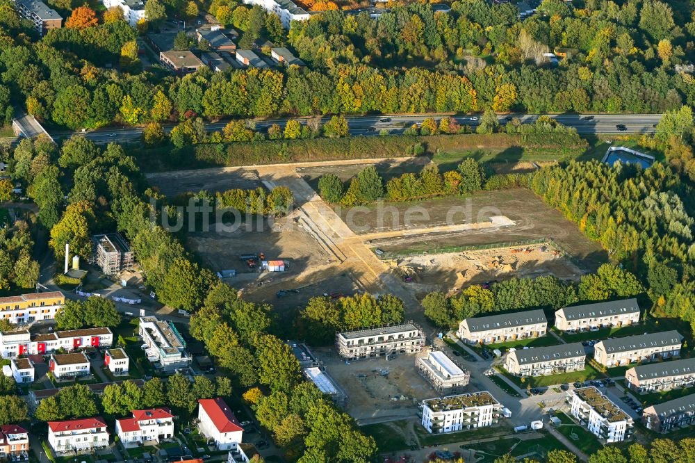 Hamburg von oben - Herbstluftbild Baustelle mit Erschließungs - und Aufschüttungs- Arbeiten für das Wohnquartier Östlich Haferblöcken im Ortsteil Billstedt in Hamburg, Deutschland