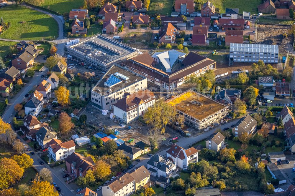 Herringen aus der Vogelperspektive: Herbstluftbild Baustelle zum Neubau des Schulgebäudes zur Erweiterung der Arnold-Freymuth-Gesamtschule in Herringen im Bundesland Nordrhein-Westfalen, Deutschland