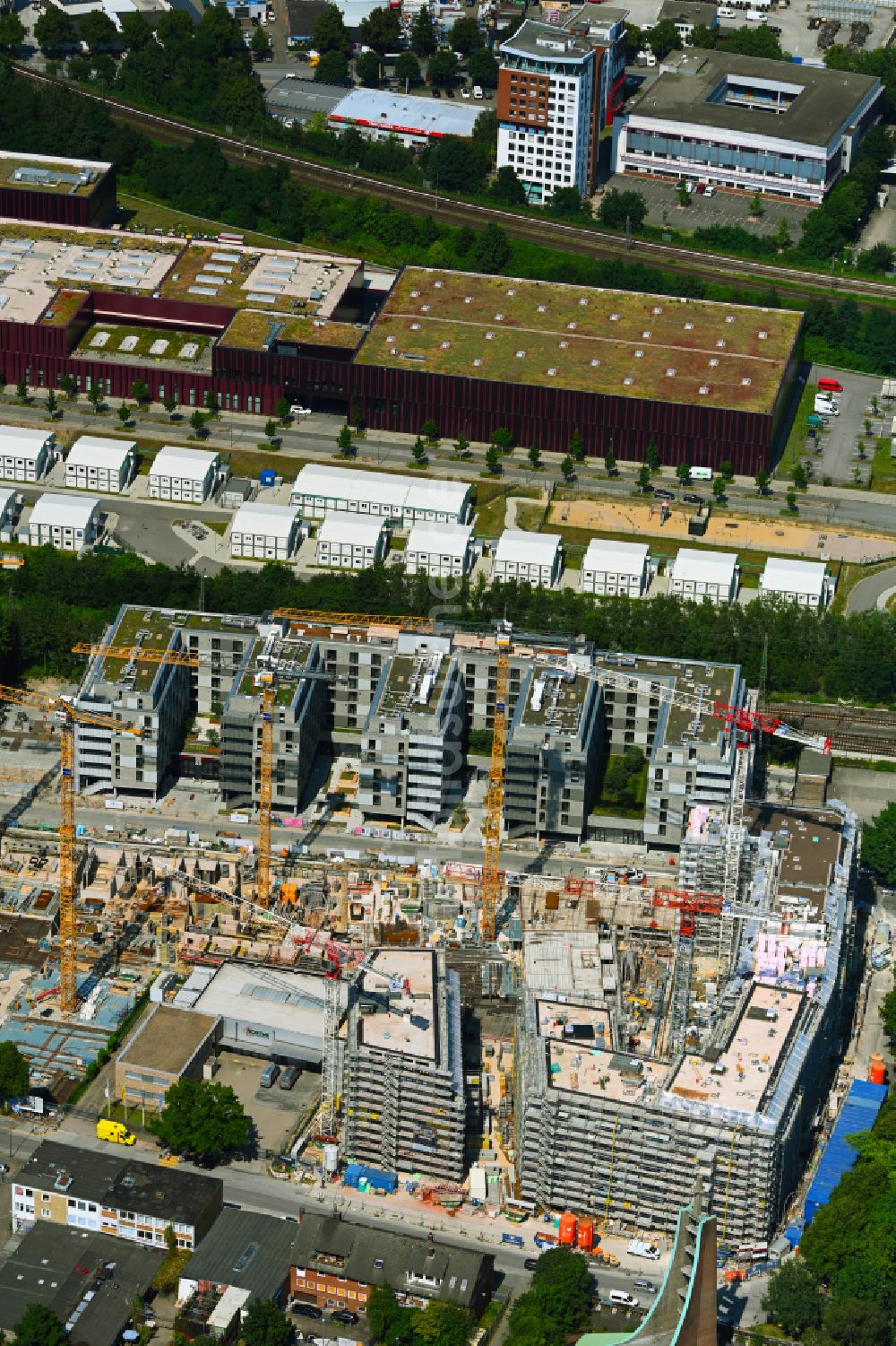 Hamburg aus der Vogelperspektive: Herbstluftbild Baustellen zum Neubau eines Stadtquartiers an der Billhorner Kanalstraße in Hamburg, Deutschland