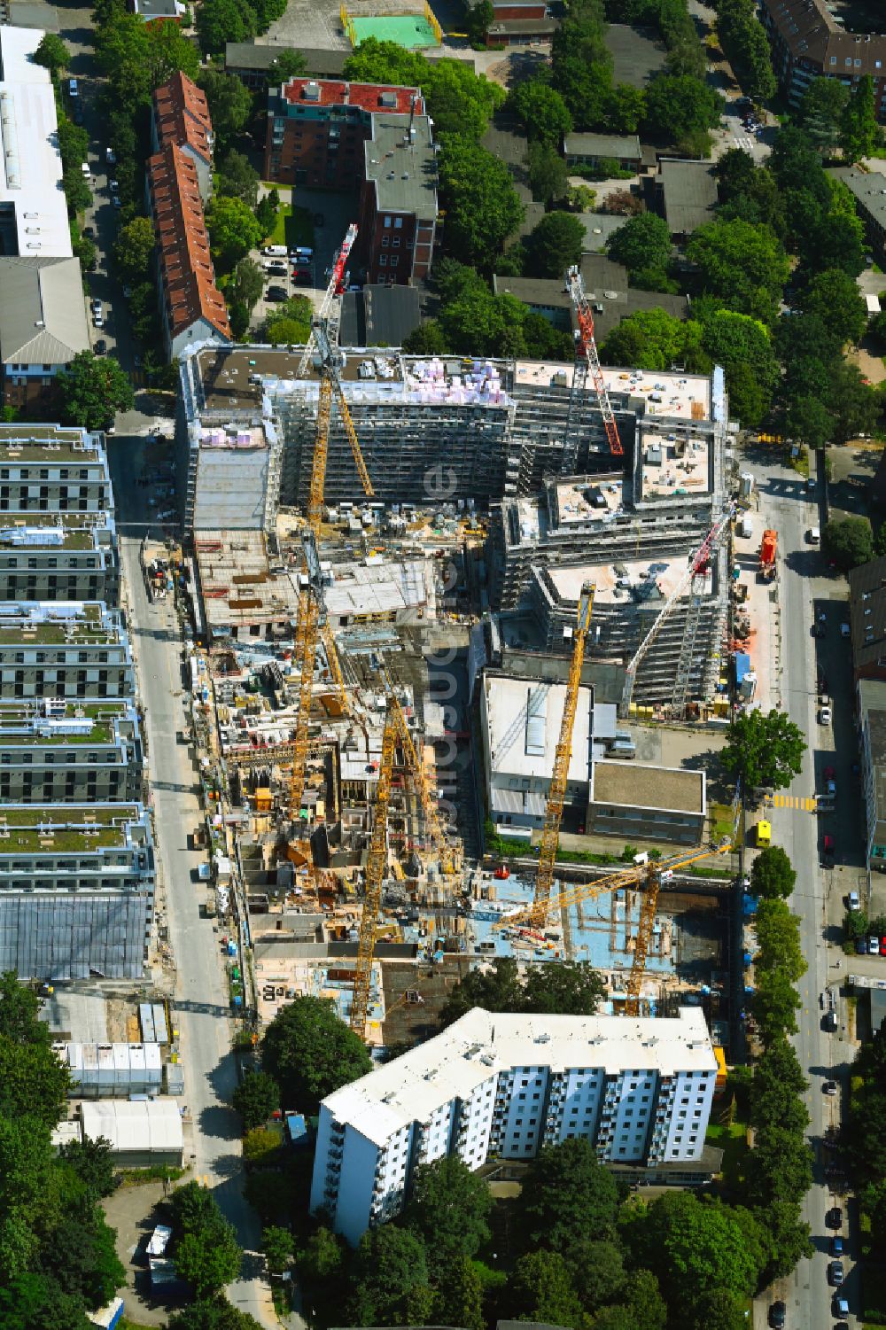 Luftaufnahme Hamburg - Herbstluftbild Baustellen zum Neubau eines Stadtquartiers an der Billhorner Kanalstraße in Hamburg, Deutschland