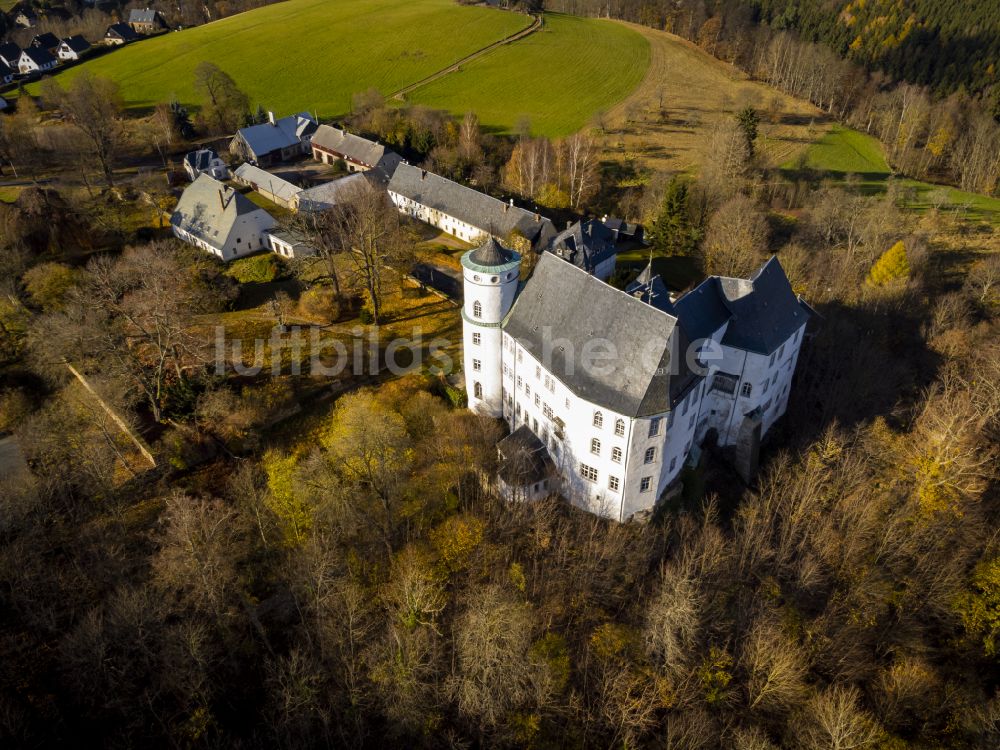 Altenberg aus der Vogelperspektive: Herbstluftbild Burganlage des Schloss Bärenstein in Altenberg im Bundesland Sachsen, Deutschland