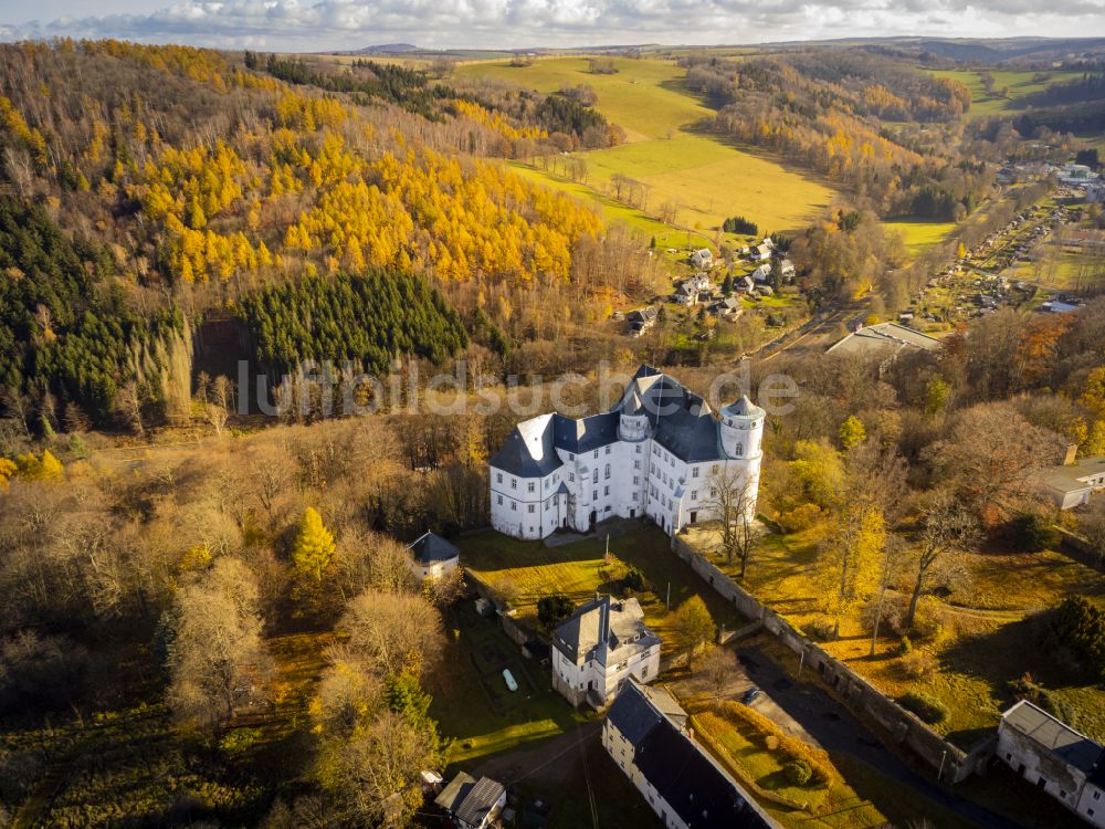 Luftbild Altenberg - Herbstluftbild Burganlage des Schloss Bärenstein in Altenberg im Bundesland Sachsen, Deutschland