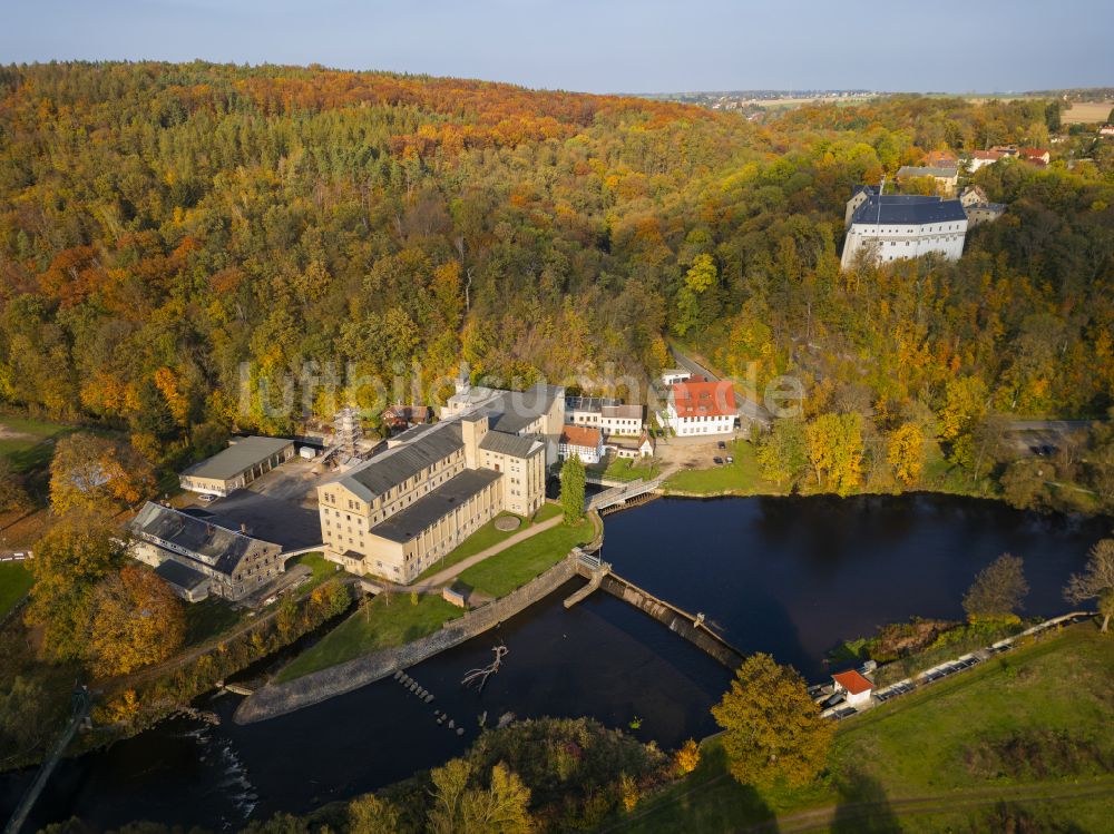 Luftbild Frankenberg - Herbstluftbild Burganlage des Schloss Sachsenburg in Frankenberg im Bundesland Sachsen, Deutschland