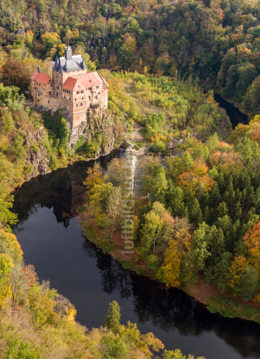 Luftbild Kriebstein - Herbstluftbild Burgmauern in Kriebstein im Bundesland Sachsen, Deutschland