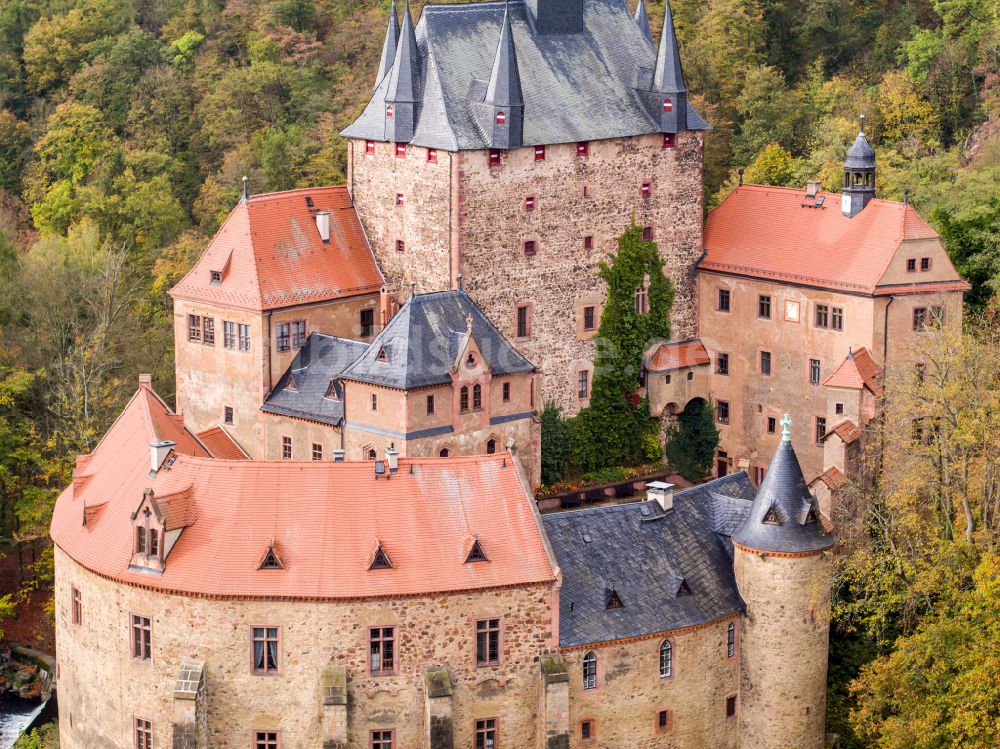 Kriebstein aus der Vogelperspektive: Herbstluftbild Burgmauern in Kriebstein im Bundesland Sachsen, Deutschland