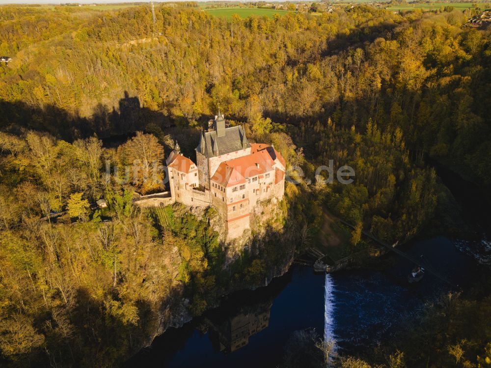 Kriebstein von oben - Herbstluftbild Burgmauern in Kriebstein im Bundesland Sachsen, Deutschland