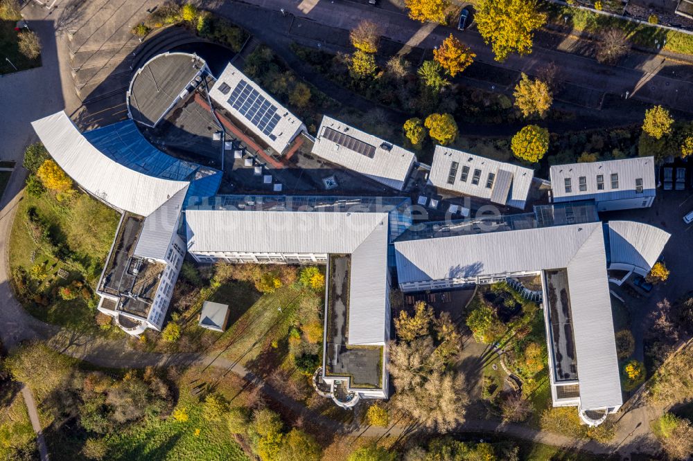 Luftaufnahme Witten - Herbstluftbild Campus- Universitäts- Gebäude in Witten im Bundesland Nordrhein-Westfalen, Deutschland