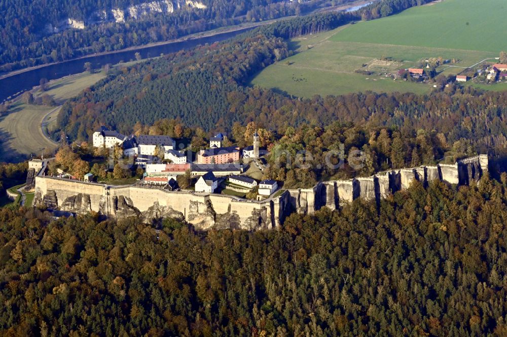 Luftaufnahme Königstein - Herbstluftbild Festung Königstein an der Elbe im Landkreis Sächsische Schweiz-Osterzgebirge im Bundesland Sachsen