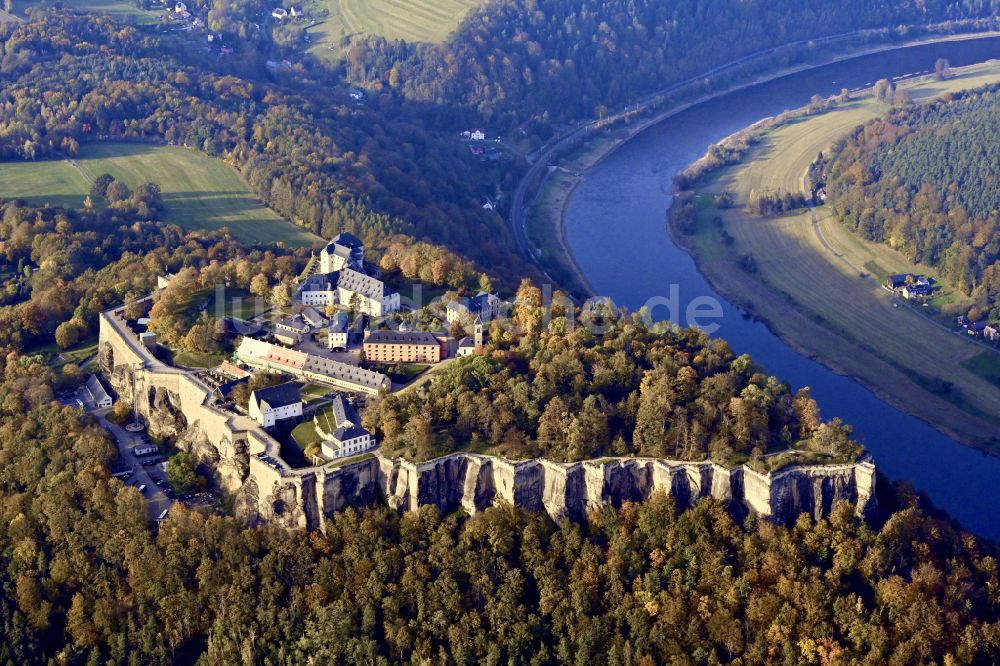 Luftbild Königstein - Herbstluftbild Festung Königstein an der Elbe im Landkreis Sächsische Schweiz-Osterzgebirge im Bundesland Sachsen