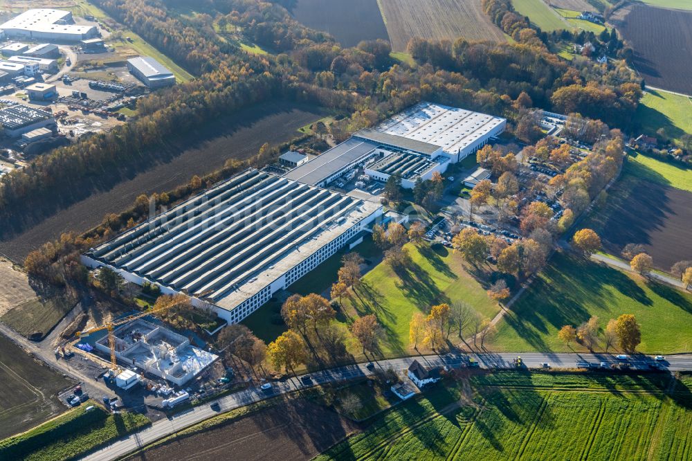 Menden (Sauerland) von oben - Herbstluftbild Firmengelände der BEGA Gantenbrink-Leuchten KG in Menden (Sauerland) im Bundesland Nordrhein-Westfalen, Deutschland