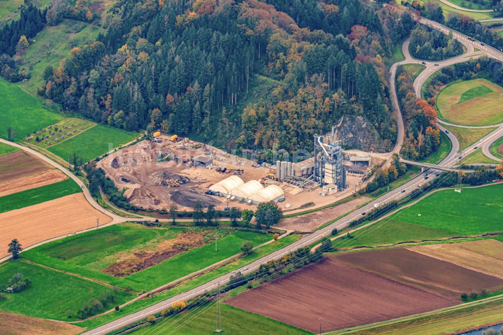 Luftaufnahme Biberach - Herbstluftbild Firmengelände der Schotterwerk in Biberach im Bundesland Baden-Württemberg, Deutschland