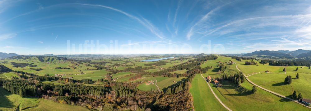 Luftbild Oy-Mittelberg - Herbstluftbild Forstgebiete in einem Waldgebiet mit Wiesenlandschaft in Oy-Mittelberg im Ortsteil Petersthal im Bundesland Bayern