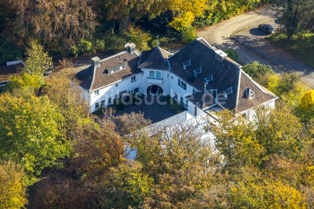 Eppenhausen aus der Vogelperspektive: Herbstluftbild Gebäude des Verband der Deutschen Federnindustrie e.V. (VDFI) in Eppenhausen im Bundesland Nordrhein-Westfalen, Deutschland